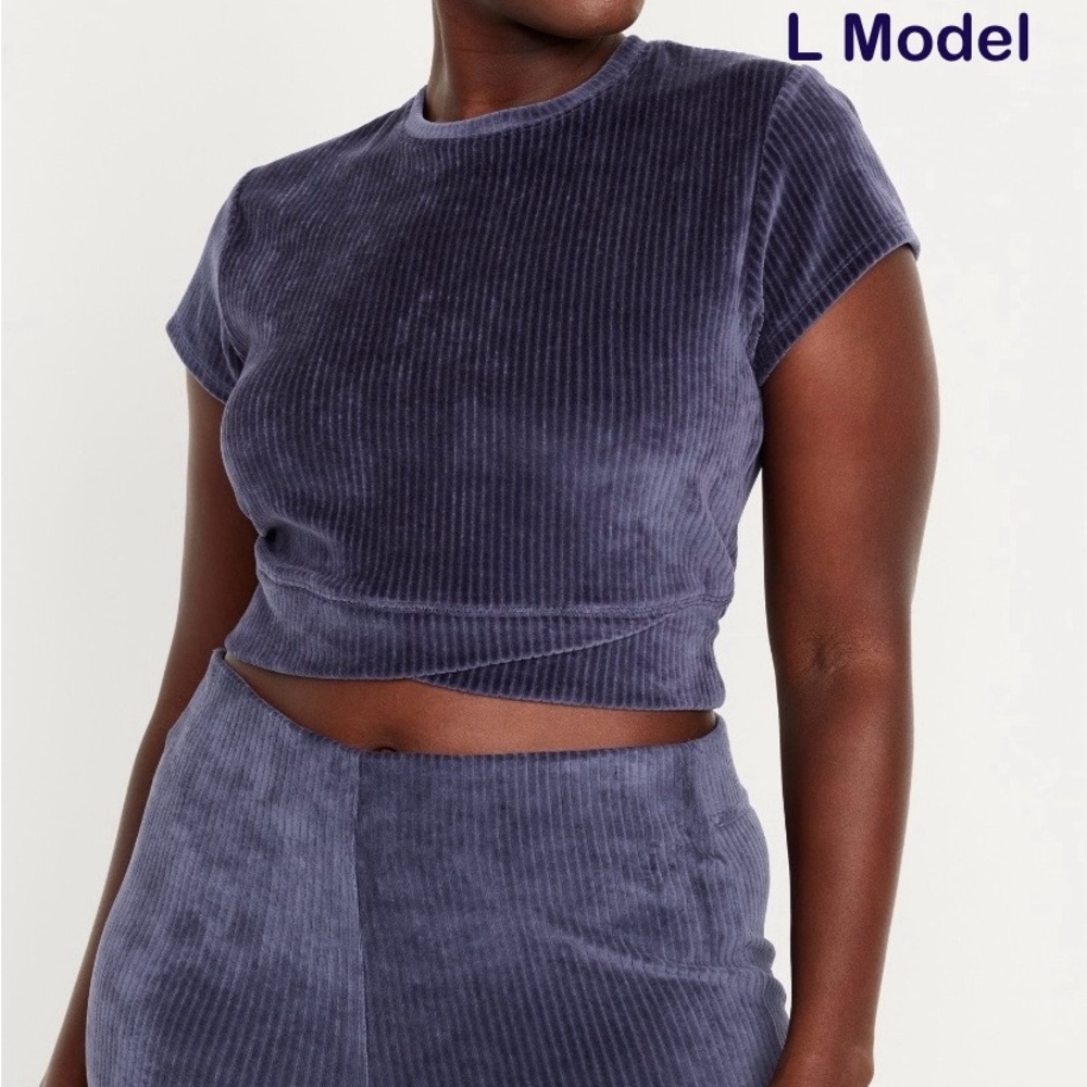 NEW Old Navy Dark Blue Ultra-Crop Velour Performance Top Size L‎ Ribbed Workout
